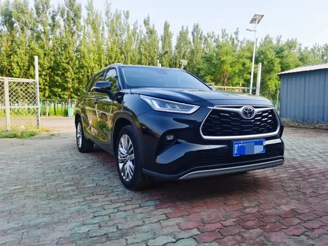Toyota Highlander — Фото автомобиля 2