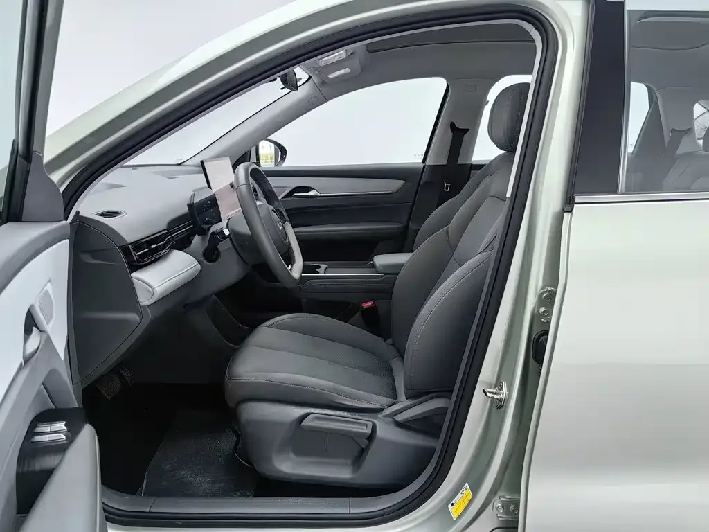 Besturn Yueyi 03 2025 445km Premium Selection Edition — Фото автомобиля 10