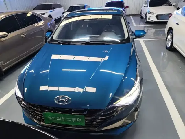 Hyundai Elantra — Фото автомобиля 2