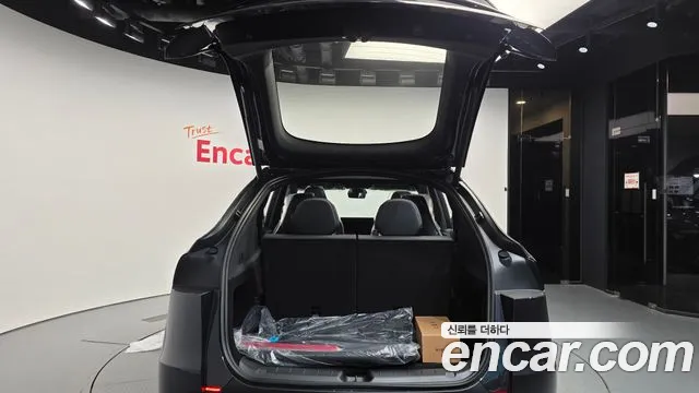 Tesla Model Y — Фото автомобиля 26