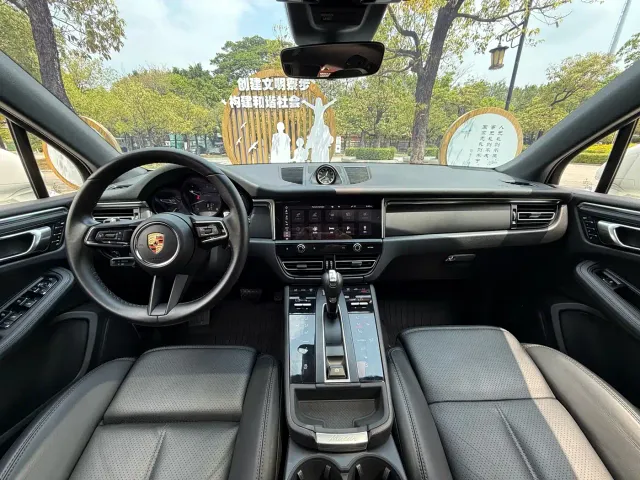 Porsche Macan — Фото автомобиля 8