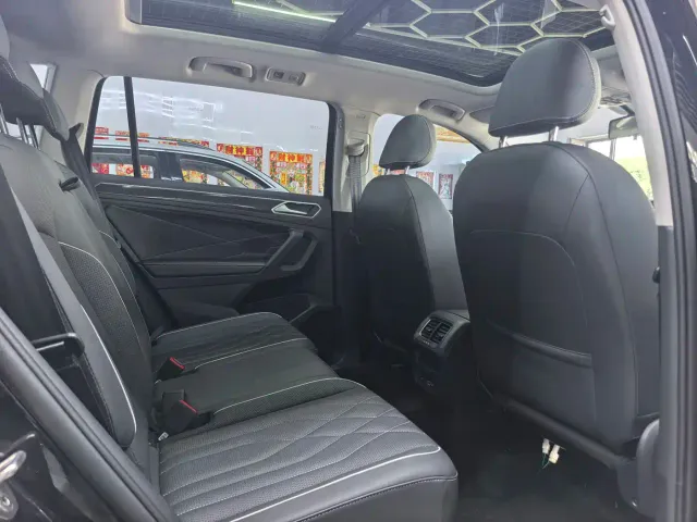 Volkswagen Tiguan L — Фото автомобиля 9