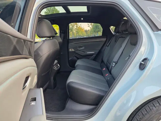BYD Qin L — Фото автомобиля 10