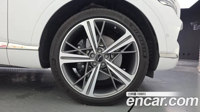 Genesis GV80 — Фото автомобиля 17