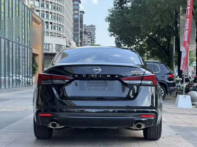 Nissan Teana — Фото автомобиля 15