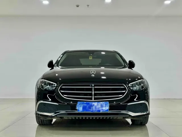 Фотография автомобиля — Mercedes-Benz E-Class