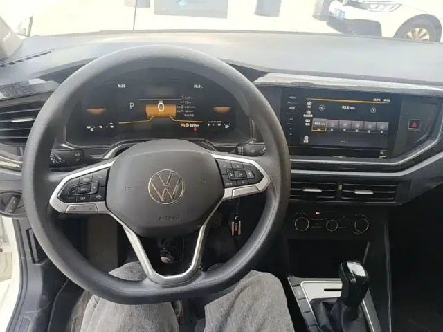 Volkswagen Lavida — Фото автомобиля 10