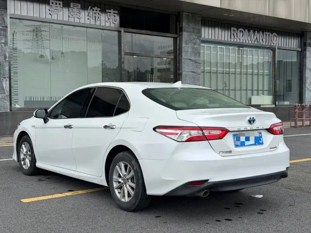 Toyota Camry — Фото автомобиля 7