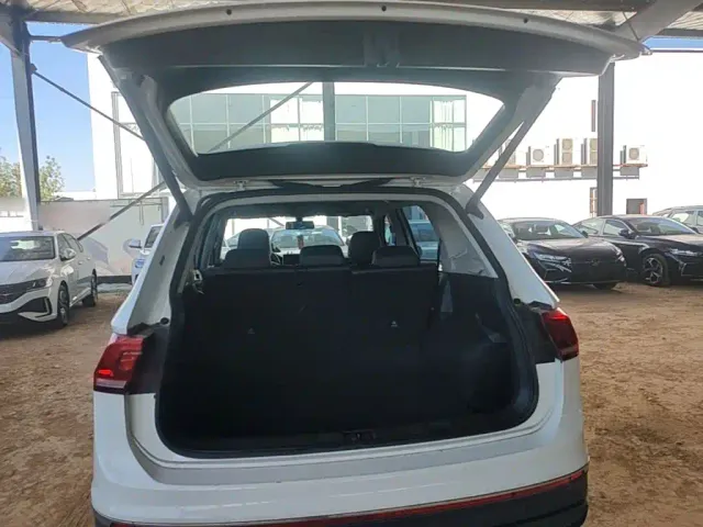 Volkswagen Tiguan L — Фото автомобиля 18