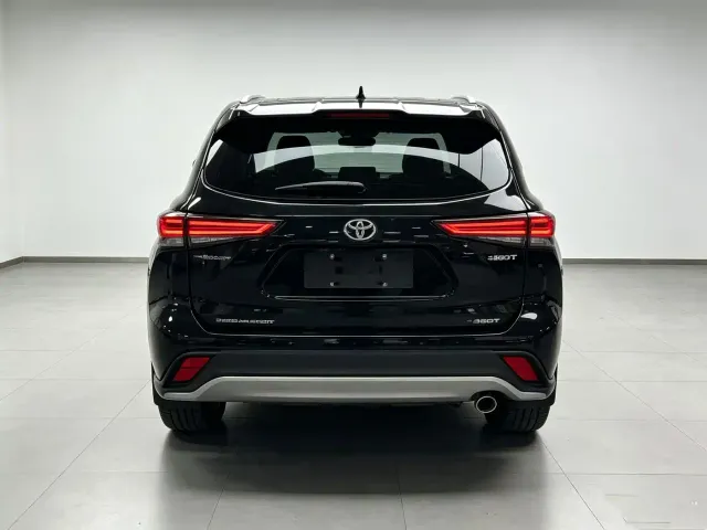 Toyota Highlander — Фото автомобиля 6