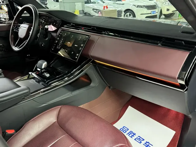 Land Rover Range Rover Sport — Фото автомобиля 11