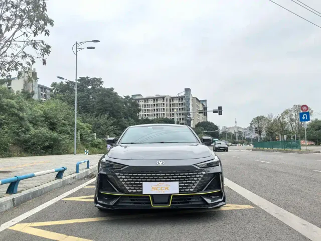 Changan UNI-V — Фото автомобиля 2