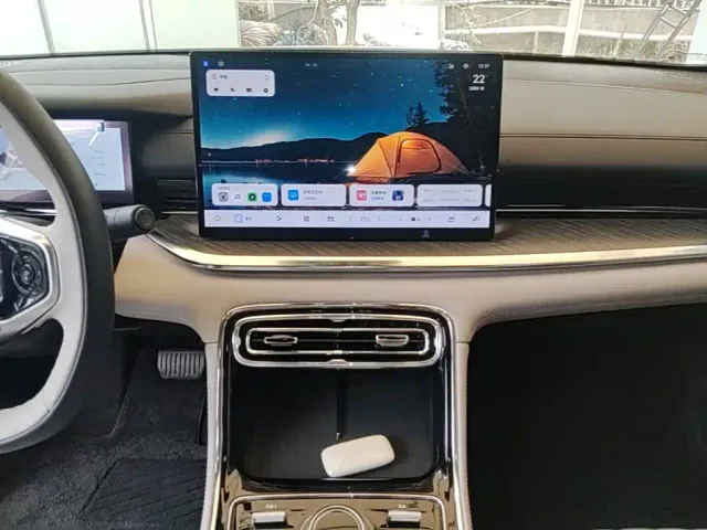 Geely Galaxy Stellar 6 — Фото автомобиля 8