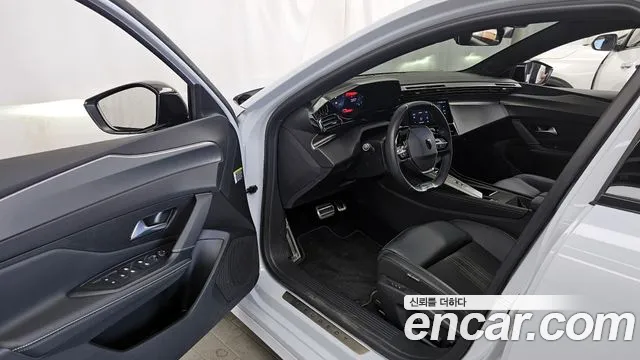 Peugeot 308 — Фото автомобиля 10