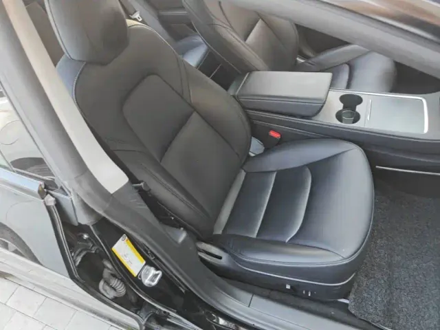 Tesla Model 3 — Фото автомобиля 24