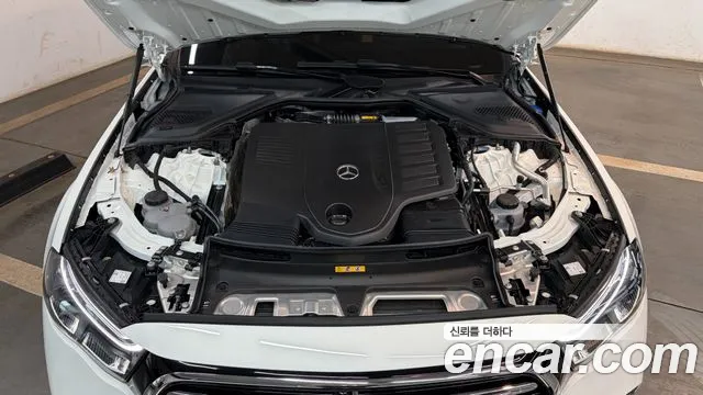 Mercedes-Benz E-Class — Фото автомобиля 6