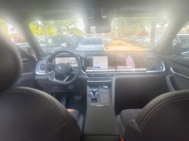 Geely Xingyue L — Фото автомобиля 4