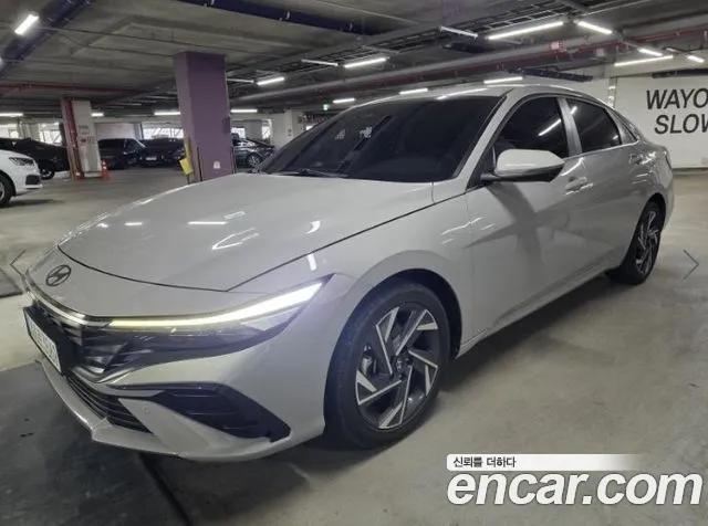 Hyundai Avante CN7 — Фото автомобиля 2
