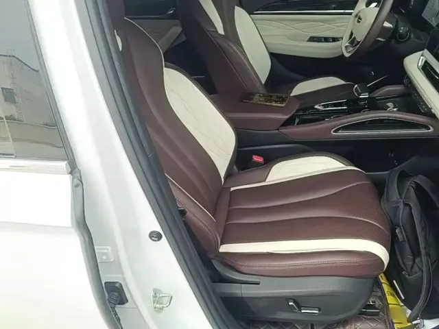 Geely Xingyue L 2024 Model 2.0TD High-Power Automatic 2WD Cloudrise Edition — Фото автомобиля 24