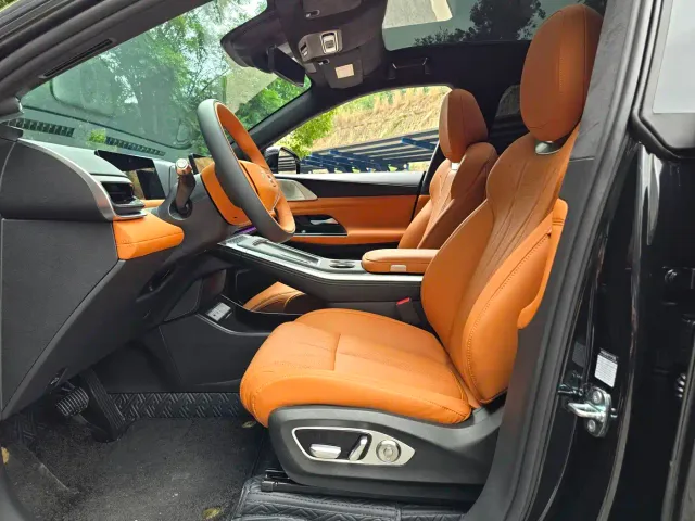 Xpeng G9 — Фото автомобиля 13