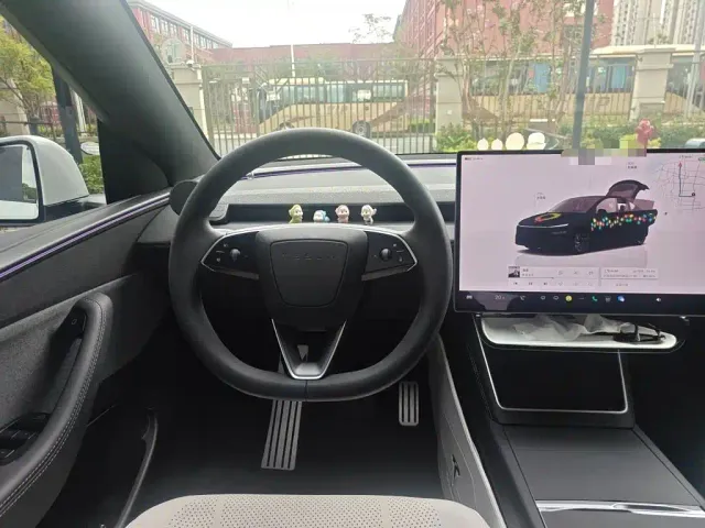 Tesla Model Y — Фото автомобиля 6
