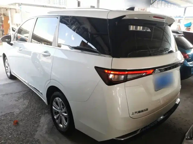 Wuling Jiachen — Фото автомобиля 4
