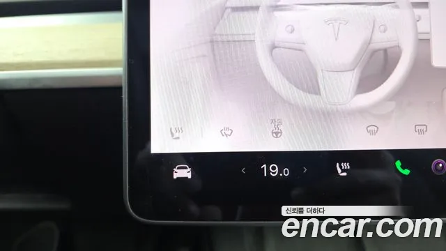 Tesla Model Y — Фото автомобиля 28