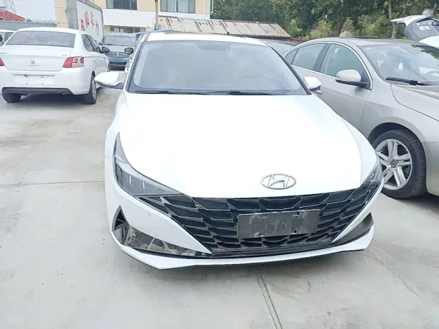 Hyundai Elantra — Фото автомобиля 2