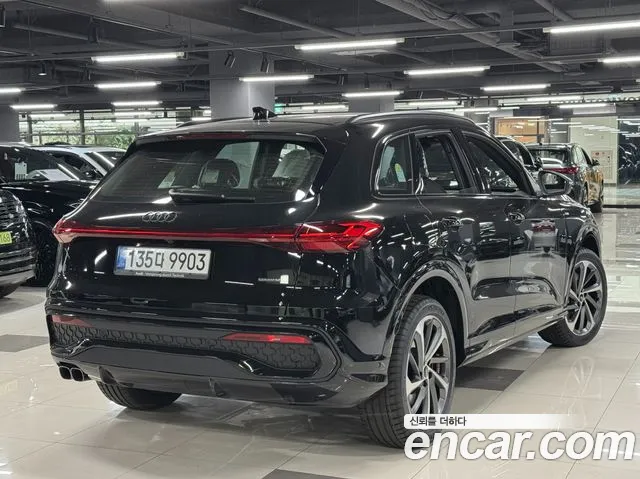 Audi Q5 40 TDI quattro S Line Black Edition — Фото автомобиля 3
