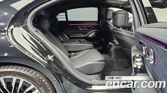 Mercedes-Benz S-Class — Фото автомобиля 12