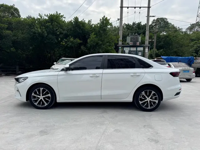 Geely Emgrand — Фото автомобиля 8