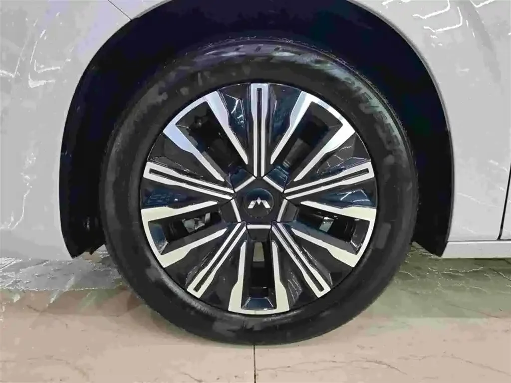 Wuling Motors Xingguang 730 New Energy 2025 Model Plug-in Hybrid Base Version — Фото автомобиля 5