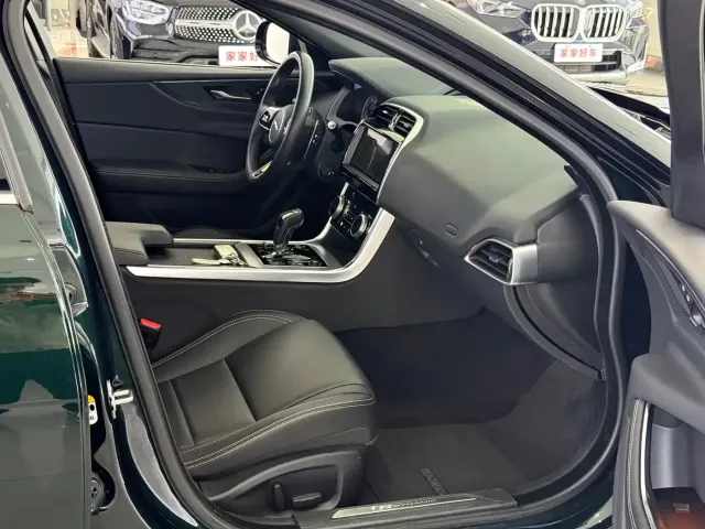 Jaguar XEL — Фото автомобиля 16