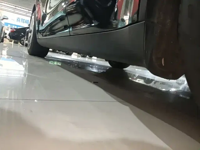 Tesla Model Y — Фото автомобиля 21