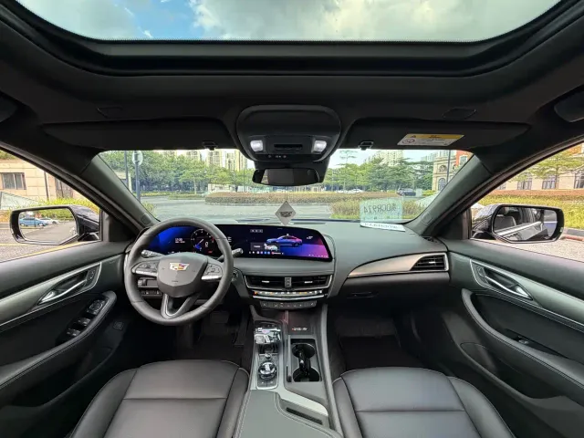 Cadillac CT5 — Фото автомобиля 11