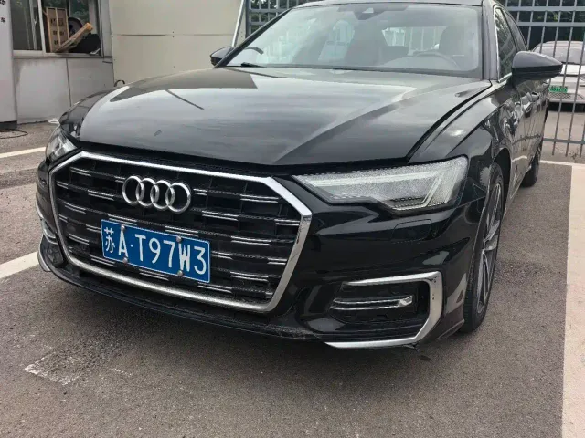 Фотография автомобиля — Audi A6L