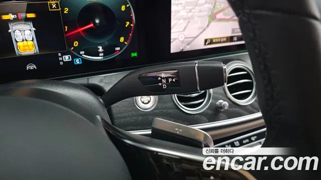 Mercedes-Benz E-Class — Фото автомобиля 9