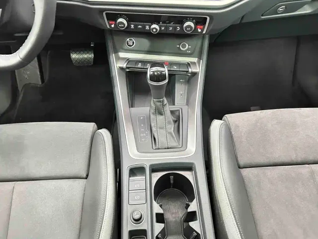 Audi Q3 — Фото автомобиля 10