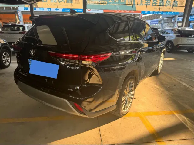 Toyota Highlander — Фото автомобиля 11