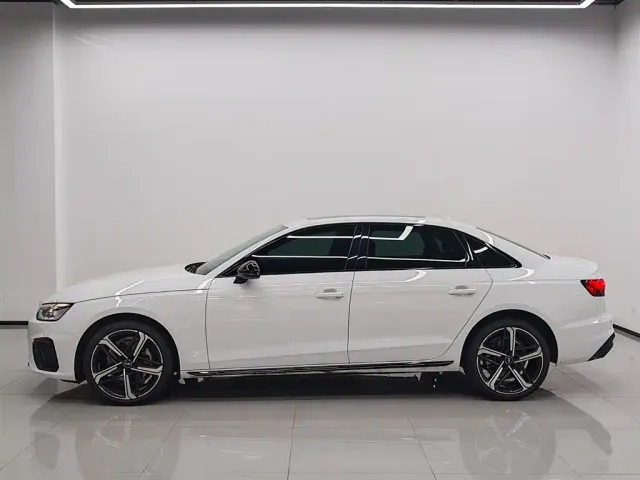 Audi A4L — Фото автомобиля 3
