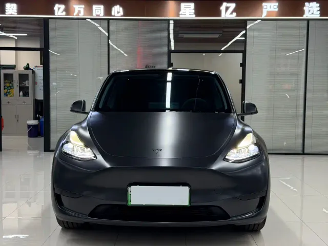 Tesla Model Y — Фото автомобиля 2
