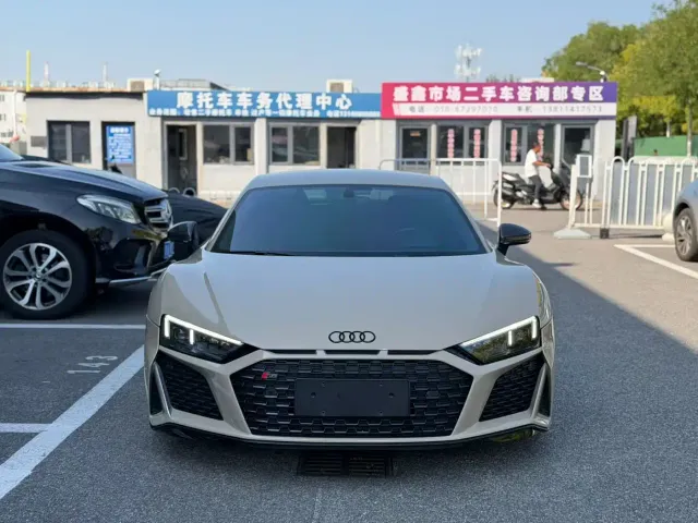 Audi R8 — Фото автомобиля 2