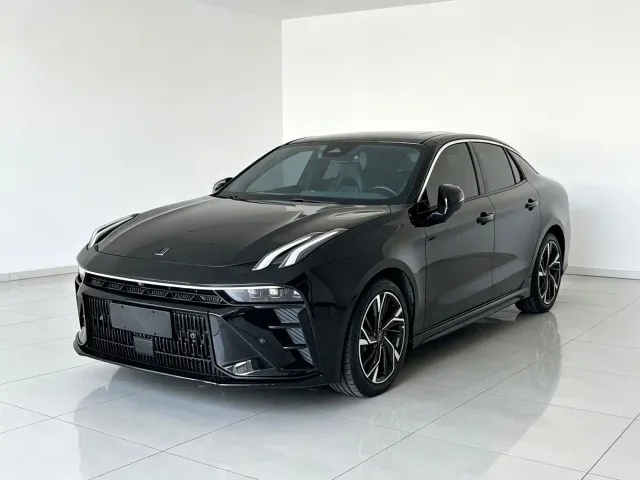 Фотография автомобиля — Lynk & Co 03
