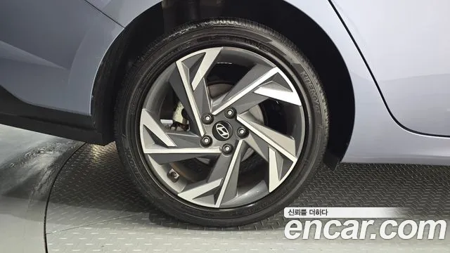 Hyundai AVANTE Новый Avante (CN7) — Фото автомобиля 5