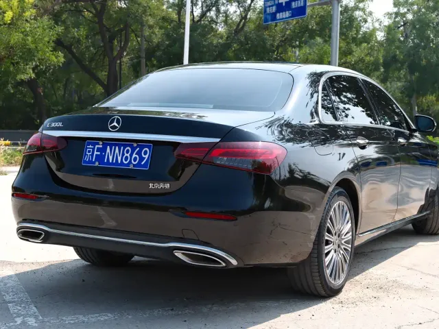 Mercedes-Benz E-Class — Фото автомобиля 5