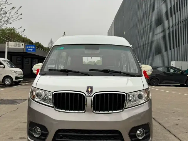 Jinbei New Hiace X30L — Фото автомобиля 2