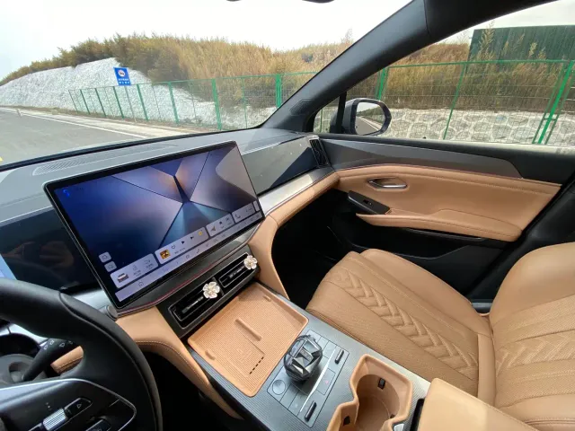 BYD Song L DM-i — Фото автомобиля 11
