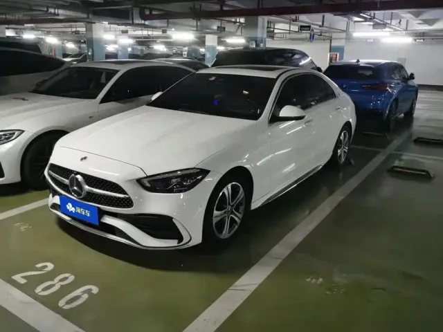 Фотография автомобиля — Mercedes-Benz C-Class