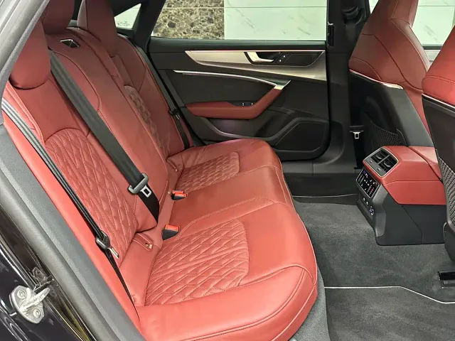 Audi A7L — Фото автомобиля 10