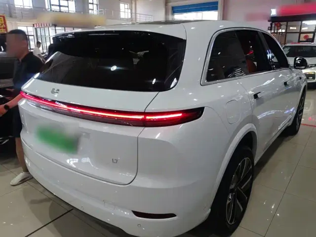 Li Auto L7 — Фото автомобиля 6